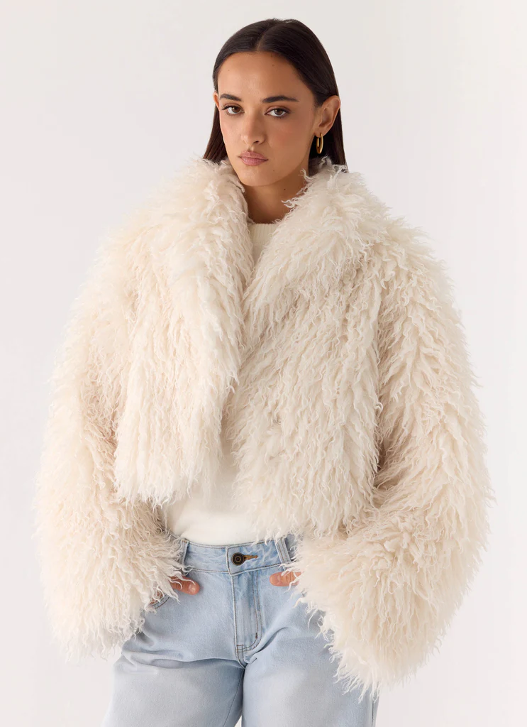 Veste en fausse fourrure Virginia cropped - Ivoire
