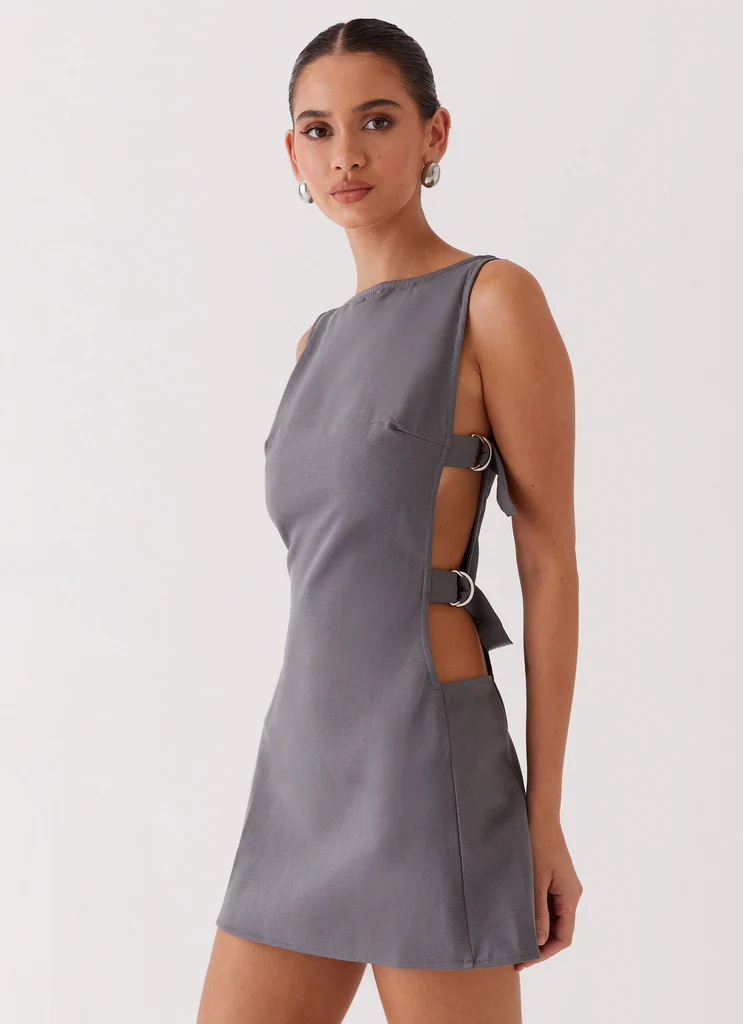 Robe mini à boucle Cherish You - Gris charbon