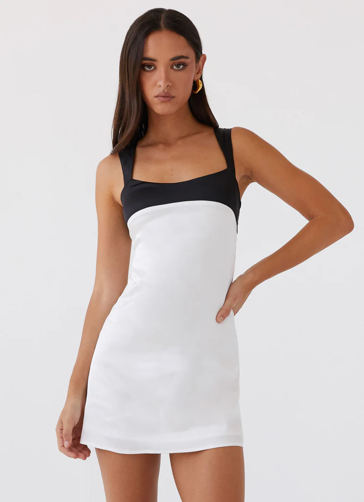 Robe Mini en Satin Odette - Noir Perle