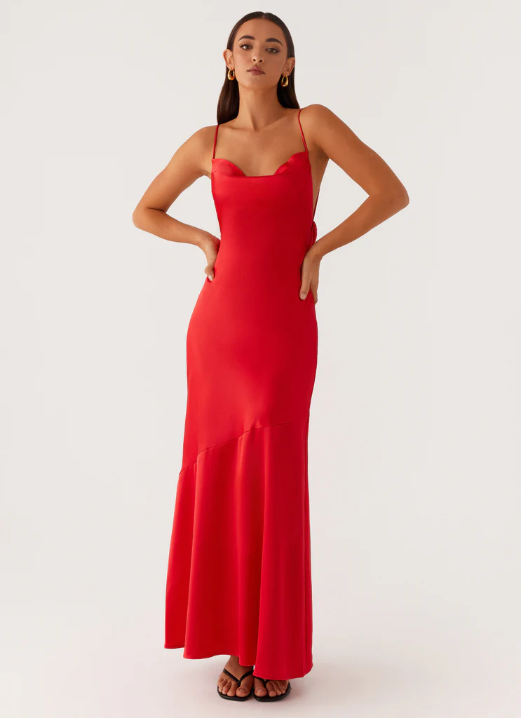 Robe maxi en soie à col en coussinet Alianna - Rouge