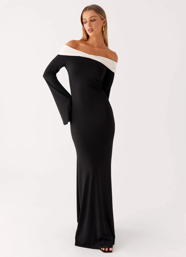 Robe maxi à manches longues Hits Different - Noir