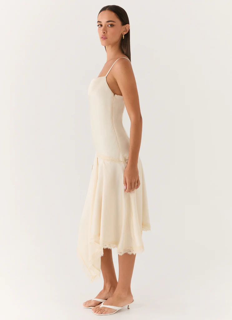 Robe Midi Asymétrique Cleosa – Ivoire Robe Midi Asymétrique Cleosa - Ivoire