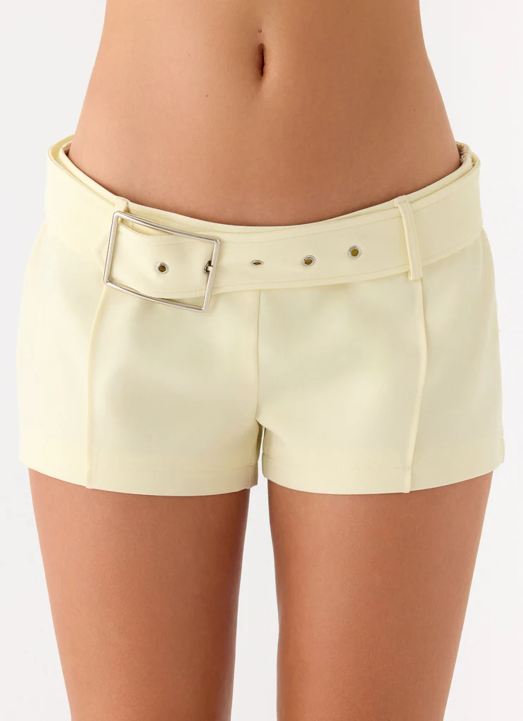 Shorts mini à ceinture Favourite Moment - Jaune pâle