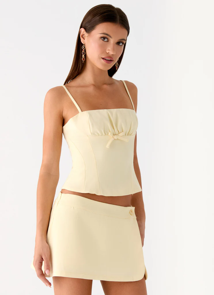 Mini-short à taille basse Gowon - Jaune beurre