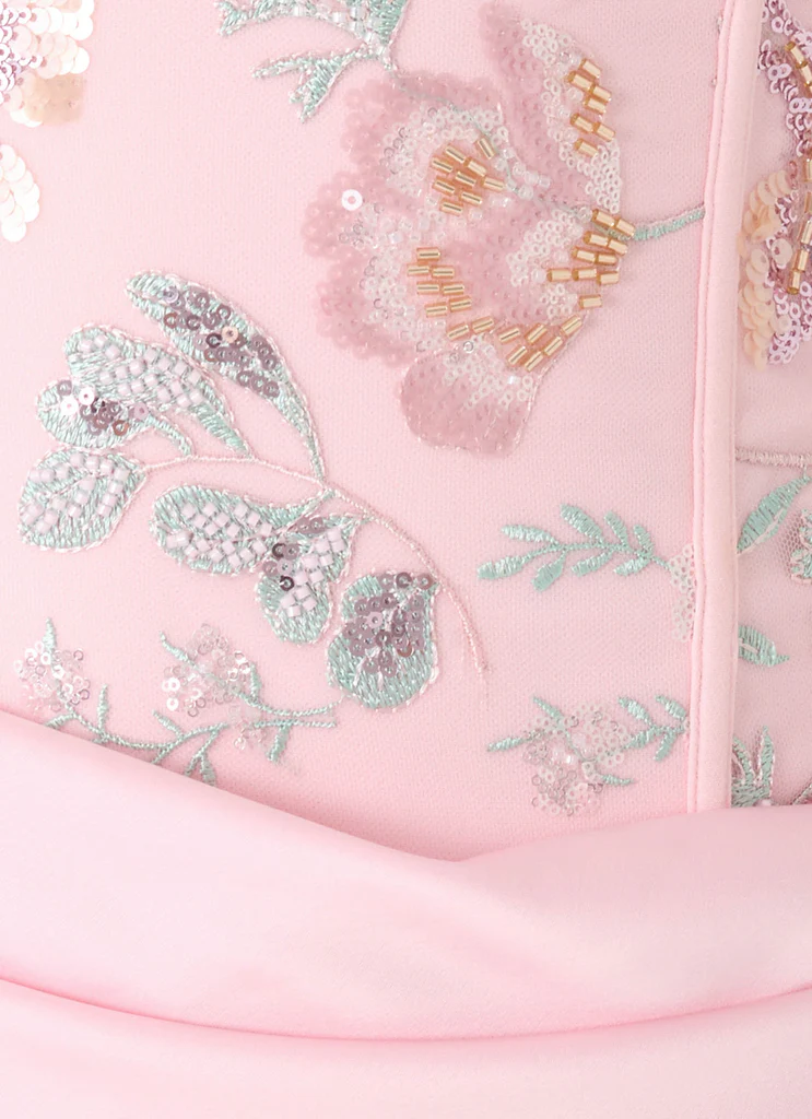 Robe maxi à breloques Euphoric - Rose Everbloom
