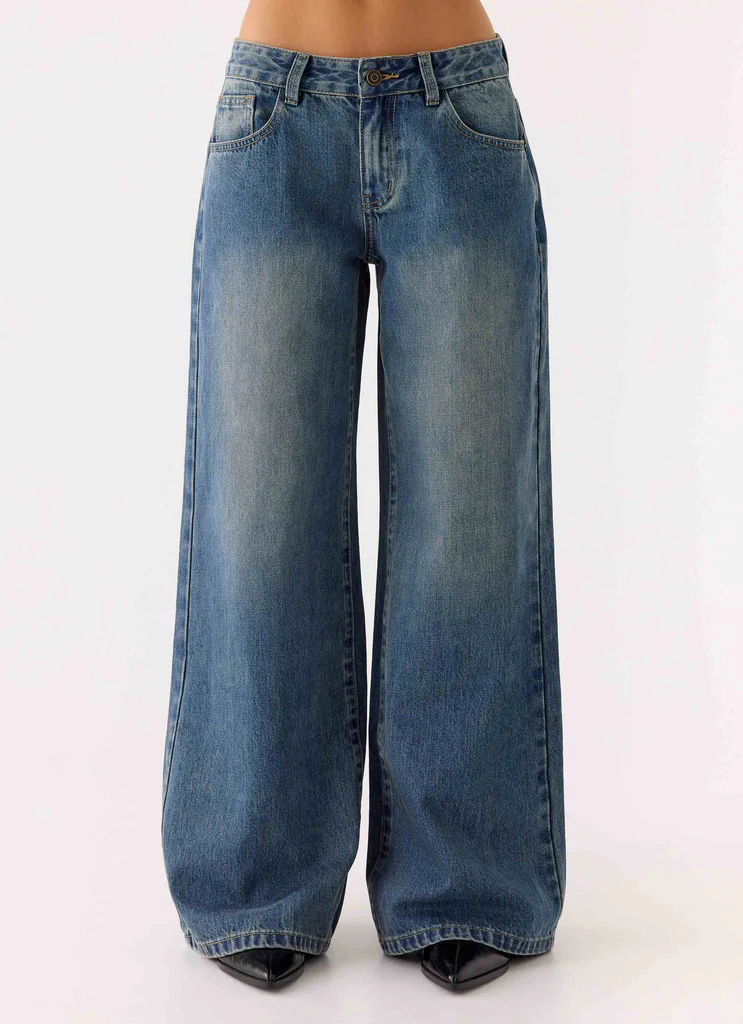 Jean denim à jambes larges à taille basse Neo – Laverie bleu vintage Jean denim à jambes larges à taille basse Neo - Laverie bleu vintage