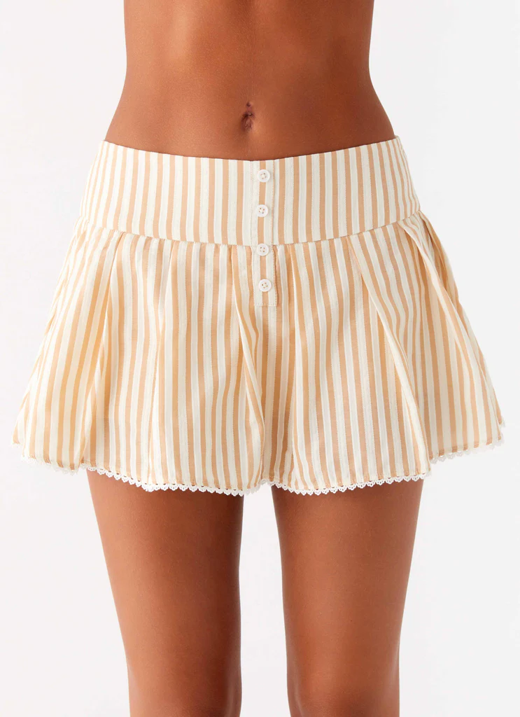 Mini-short en jupe plissée Oliviana – Rayures taupe Mini-short en jupe plissée Oliviana - Rayures taupe