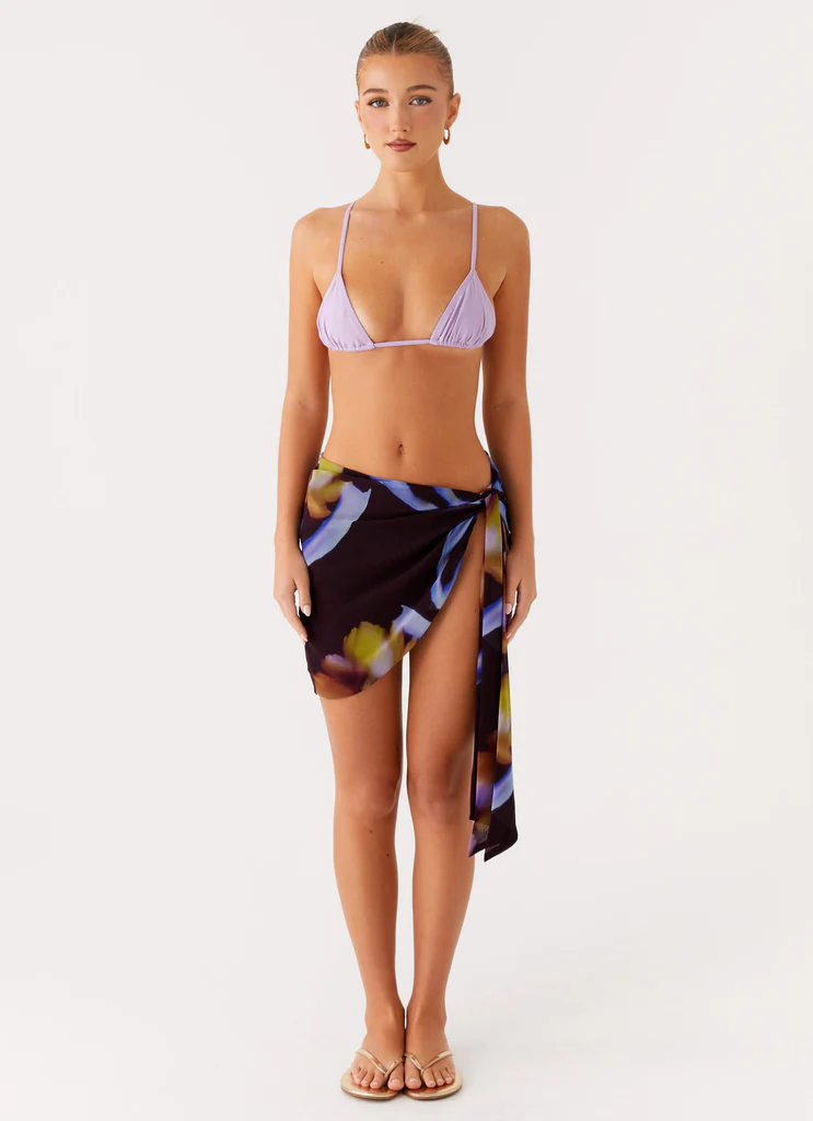 Sarong Golden Blaze – Floral foncé Sarong Golden Blaze - Floral foncé