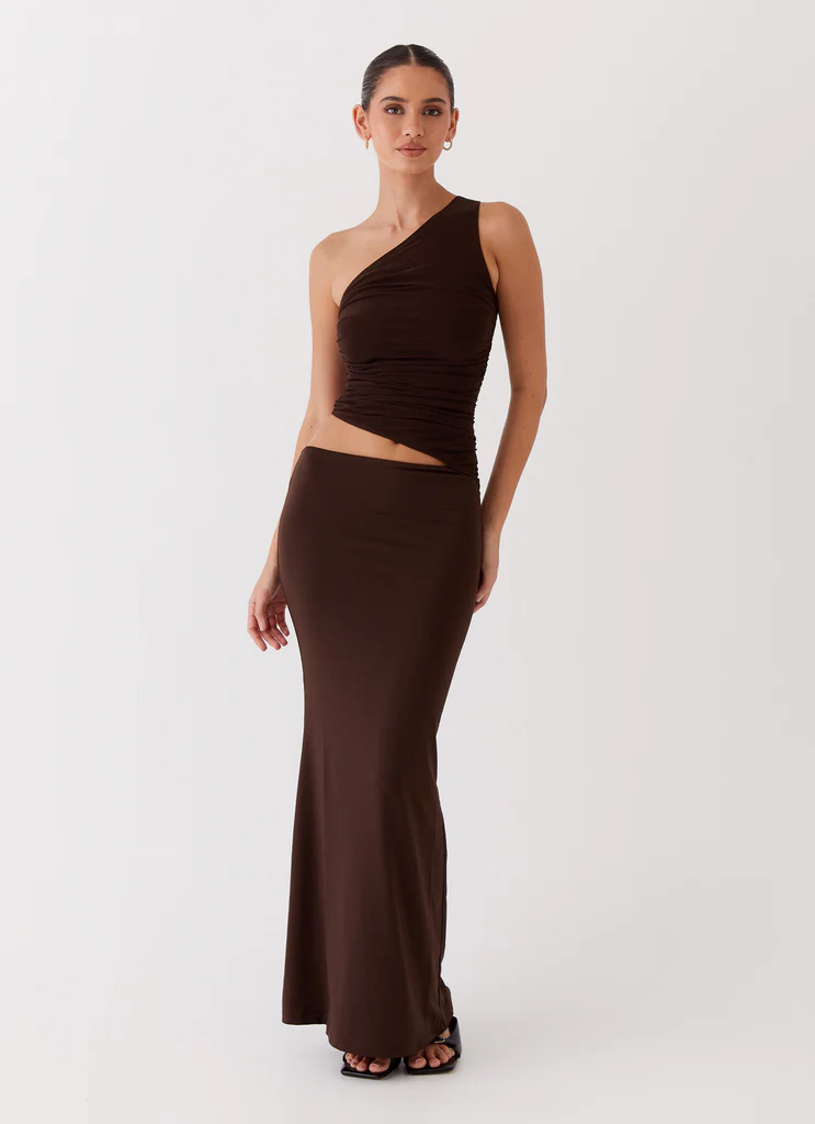 Robe maxi à épaule unique Seranella - Chocolat