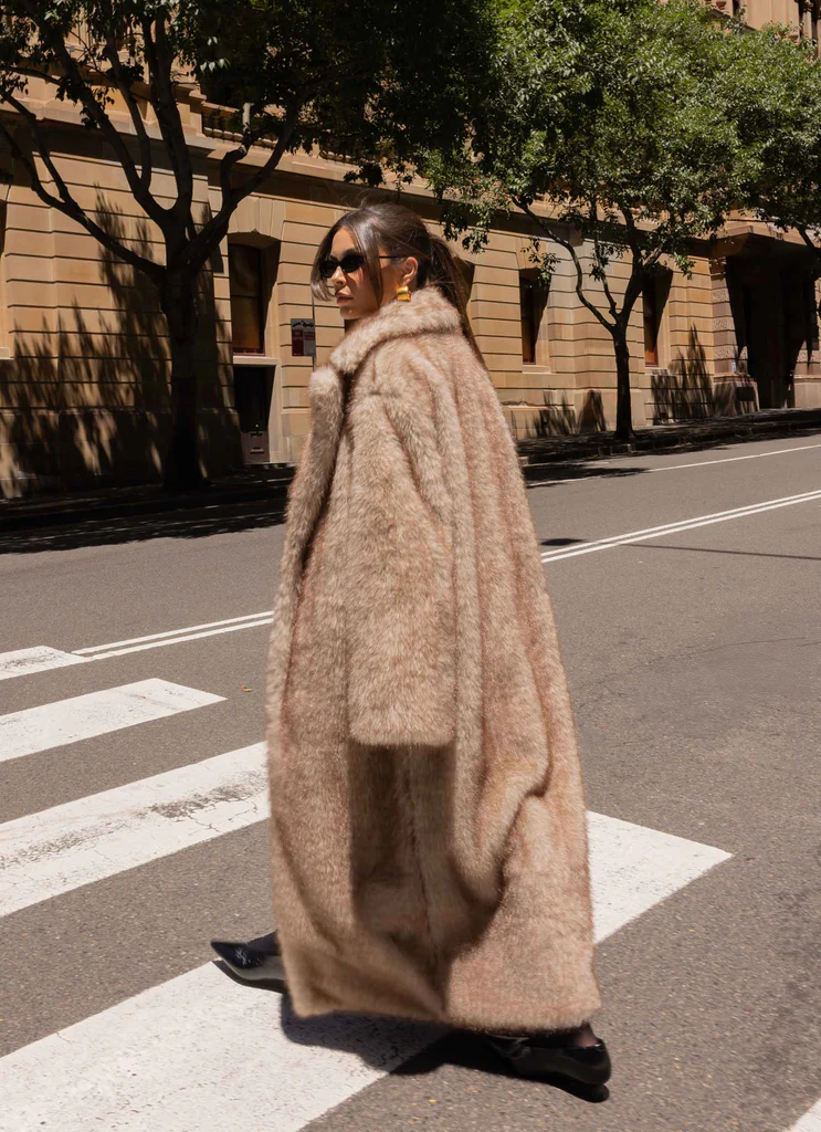 Manteau Maxi en Fausses Fourrures Kamil - Beige Sable